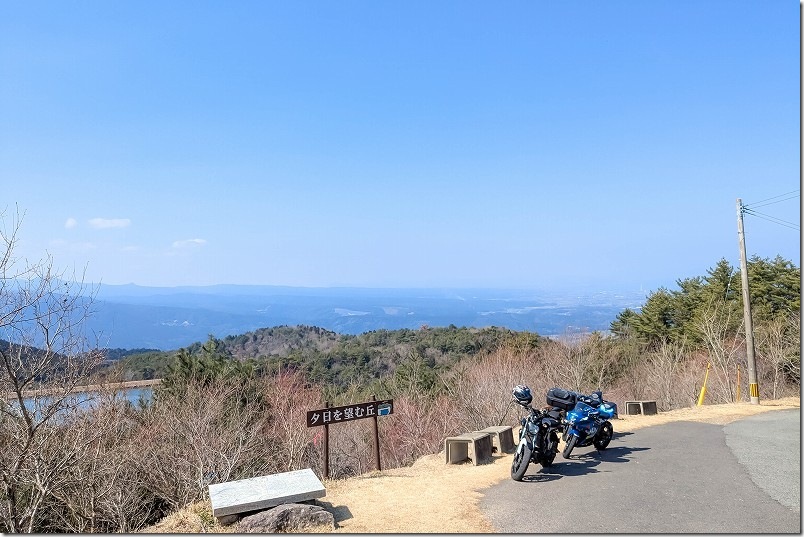 八面山 夕日を望む丘の駐車場 駐車スペース