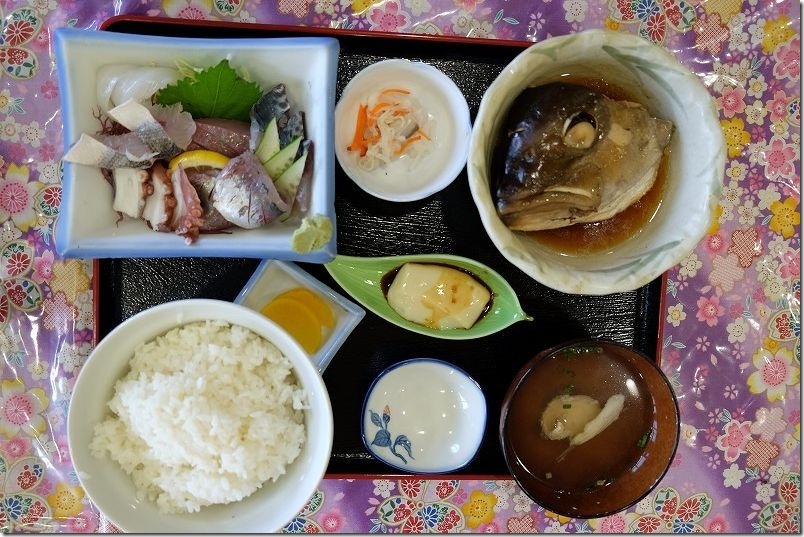 鷹島でお刺身定食