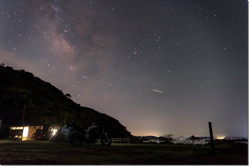 toto・ん・トコ キャンプ場の夜 【02:00 toto・ん・トコのキャンプ場 満点の星空と天の川】