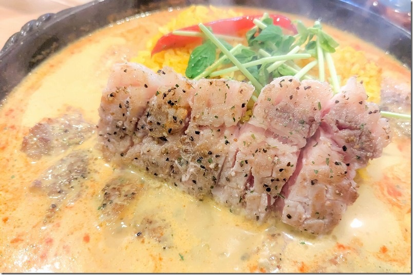 豚ステーキ 十一 箱崎店でランチ 豚ステーキ カレー レギュラーの大盛り