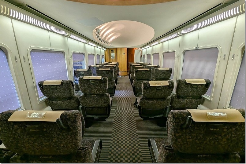 特急 リレーかもめ【車内・座席】 4号車 旧ビュッフェ車両の一人席【足元ゆったり席】