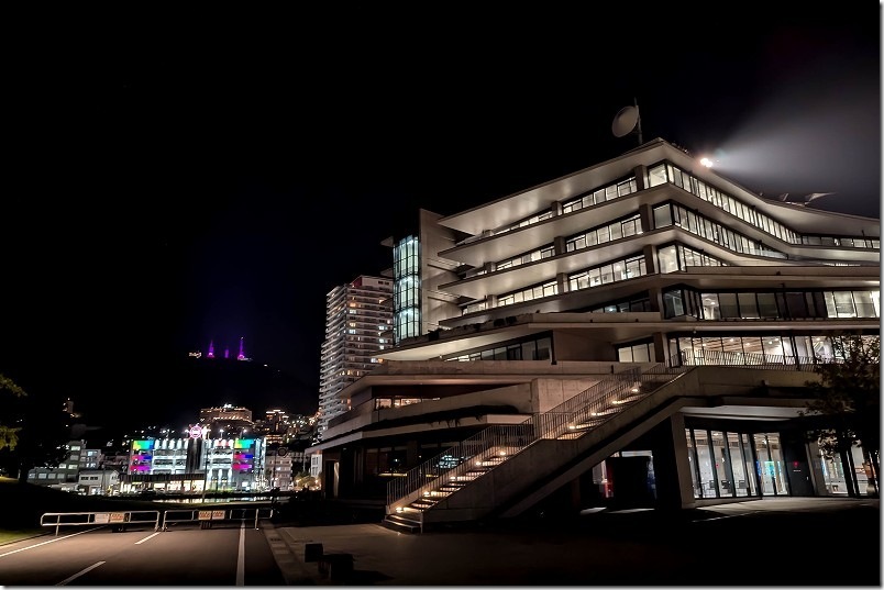 夜の長崎県庁 8F 展望テラスを訪れる【長崎の夜景スポット】