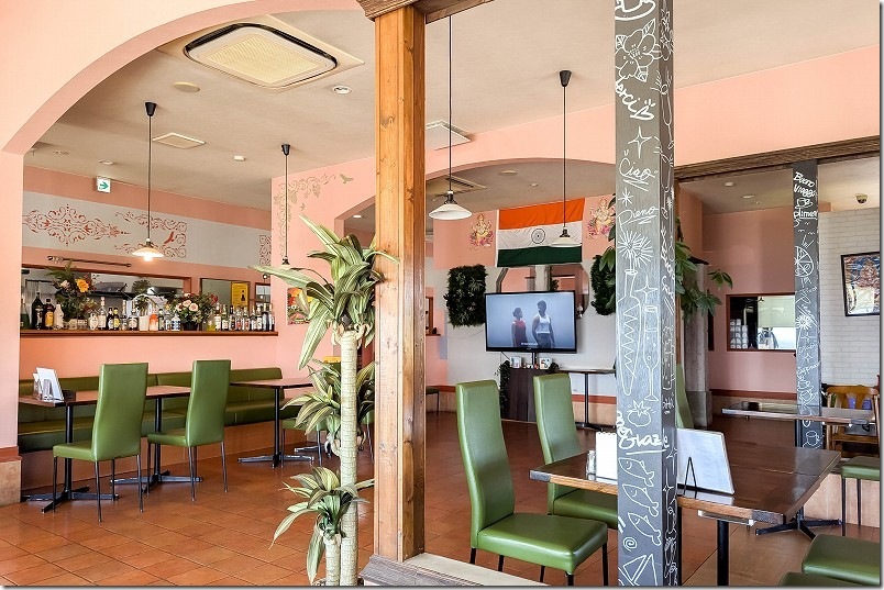 インドカレー ガネーシャの店舗 店内 テーブル席 インドカレー ガネーシャの店舗 店内 テーブル席