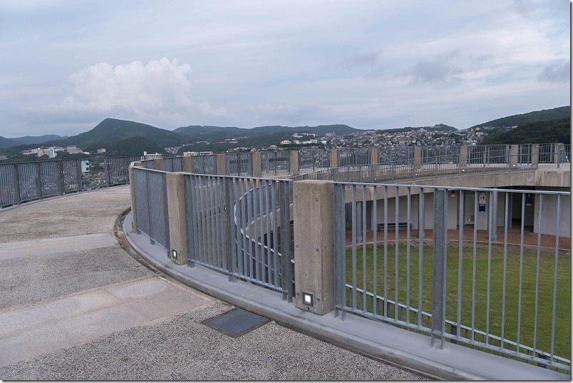 円形の鍋冠山展望台