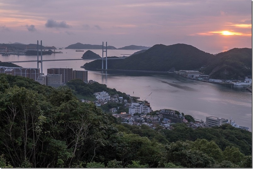 18:03 鍋冠山展望台からの夕日