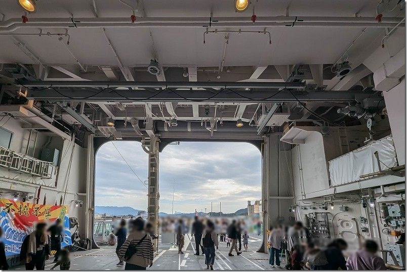 護衛艦 しらぬい SH-60K 哨戒ヘリコプター甲板・格納庫