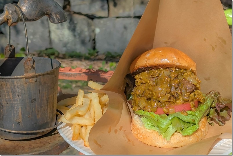 驚きの組み合わせ!絶品の「日本ドライカレーバガー」(1,280円) Burger’s club ベロニカ 驚きの組み合わせ!絶品の「日本ドライカレーバガー」(1,280円) Burger’s club ベロニカ