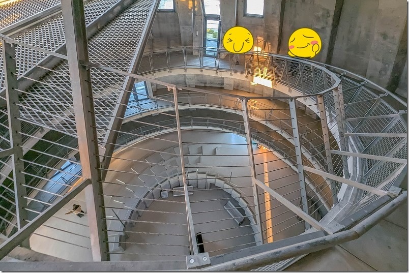 三角東港 海のピラミッド 内側の螺旋状スロープを下ってみた