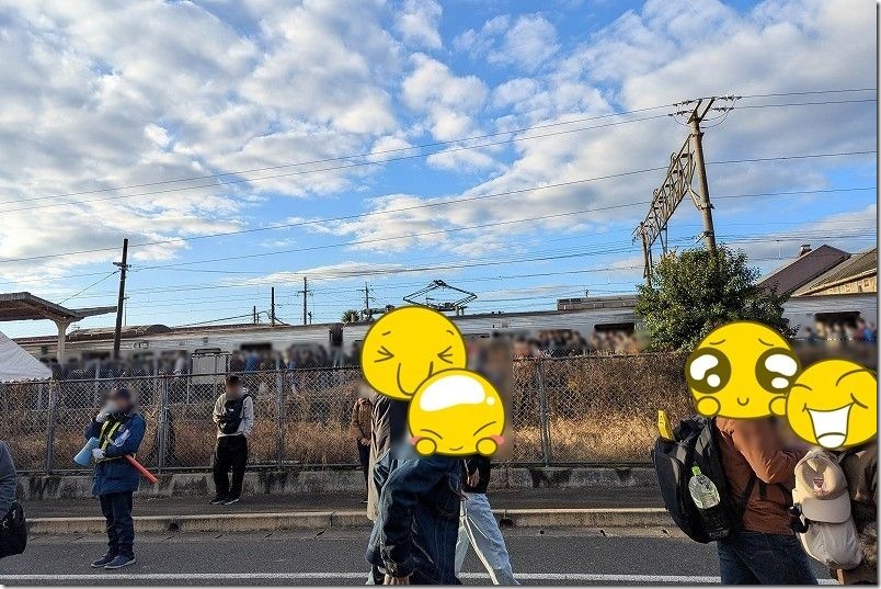 8:00 築城基地航空祭 築城駅へ電車で到着 混雑具合