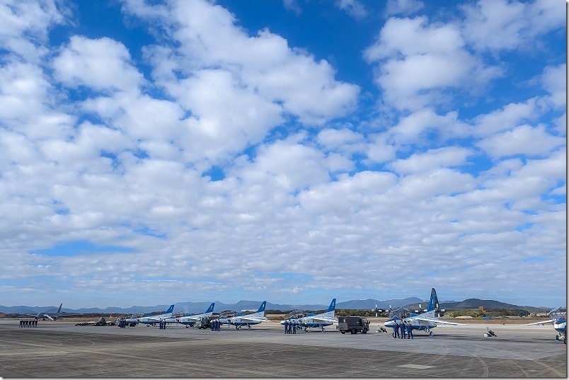 離陸準備を進めるブルーインパルス