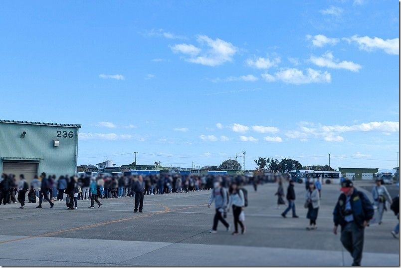 シャトルバスへの行列 築城基地航空祭 退場の混雑・混み具合【所要時間】