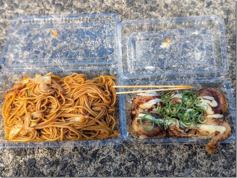 築城基地航空祭で食べた物 焼きそば500円、たこ焼き800円