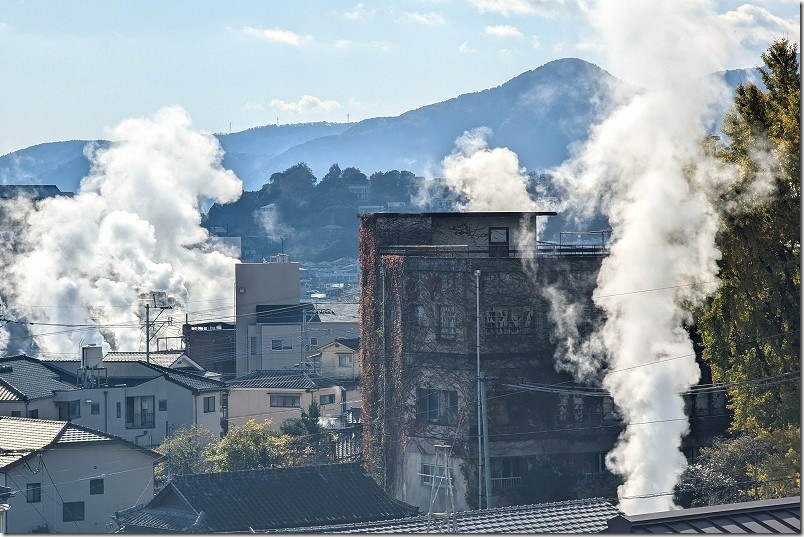 別府・鉄輪温泉 みはらし坂周辺からの景観 壮大な湯けむり
