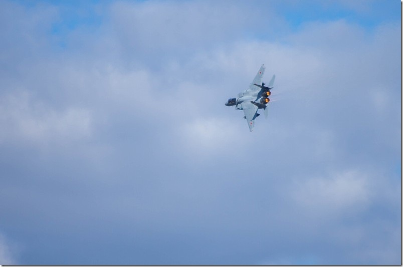 築城航空祭 F15戦闘機の機動飛行 飛来するF15を撮影