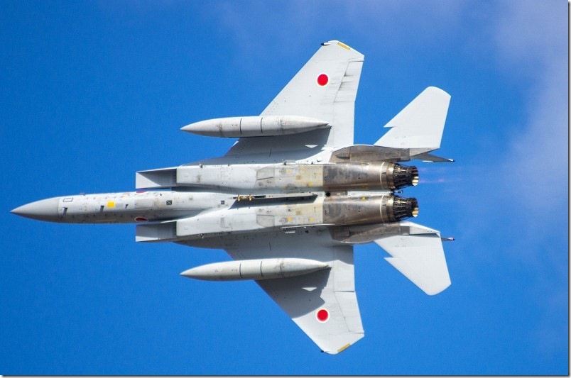 F15戦闘機の機動飛行を撮影【750K〜800Kで上空を通過】 築城航空祭