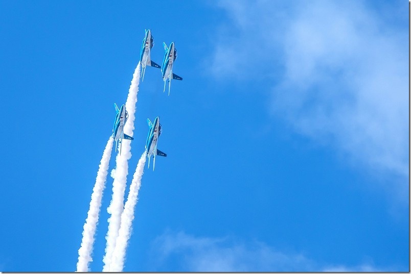 青空とブルーインパルス