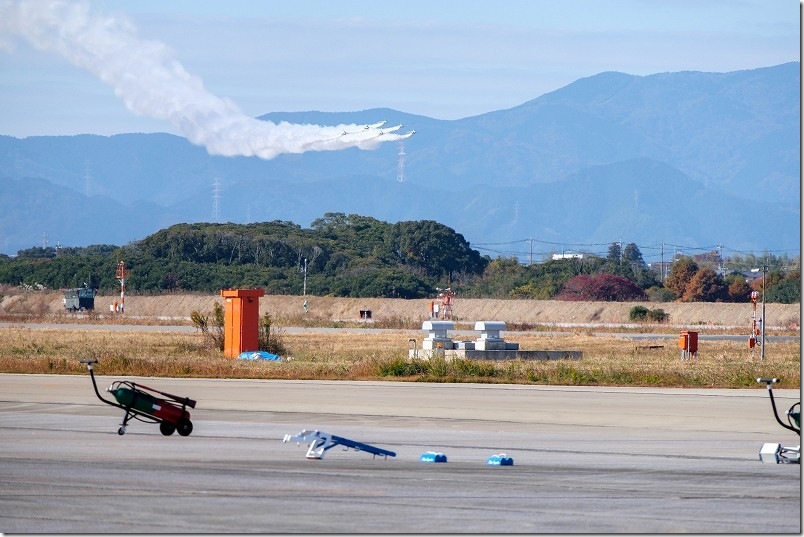 6機編隊のロール（でんぐり返し）の大技