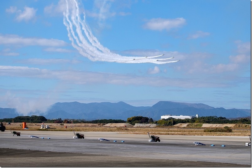 6機編隊のロール（でんぐり返し）の大技