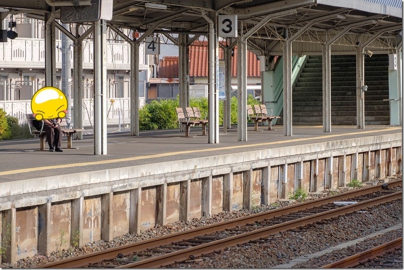 シンジが座ったベンチの場所を検証【宇部新川駅 3番ホーム】 シンジが座ったベンチの場所を検証【宇部新川駅 3番ホーム】