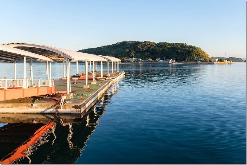 夕暮れ時の三角東港