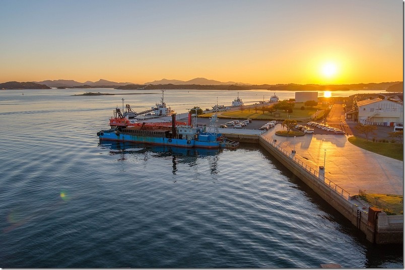三角東港 海のピラミッド頂上から見た夕日