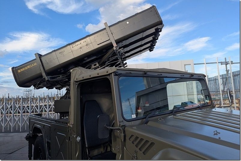 築城基地航空祭 演技終了後の見学【地対空ミサイルを積んだジープで記念撮影】