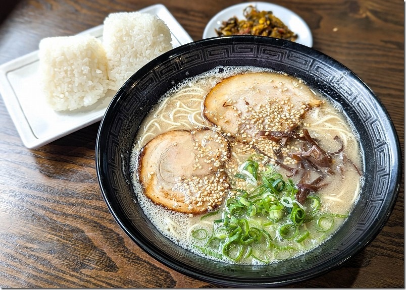 よーちゃんラーメン ラーメンと白おにぎり 800円+250円 宇佐