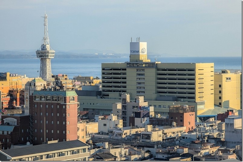 亀の井ホテル 別府 階段ホールから見た展望・別府タワー