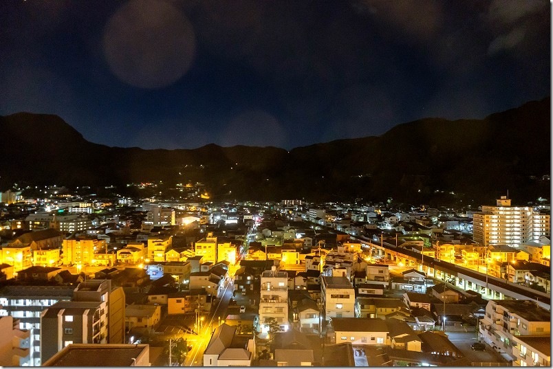 亀の井ホテル 別府 14階の部屋からの展望 夜景