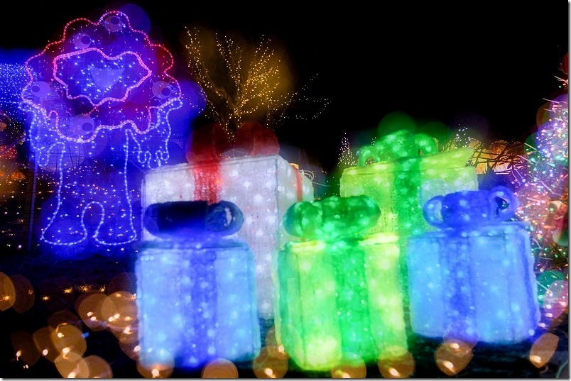 道の駅 おおとう桜街道のイルミネーション ミャクミャクとプレゼント箱 道の駅 おおとう桜街道のイルミネーション ミャクミャクとプレゼント箱