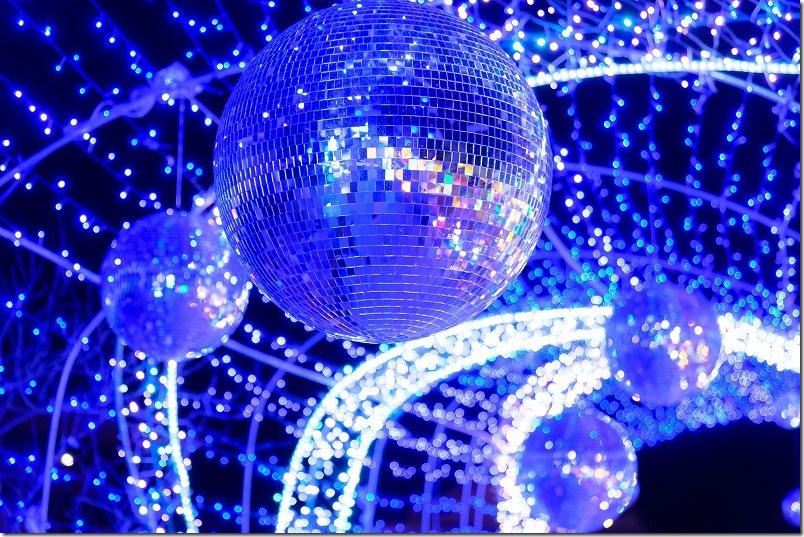 道の駅 おおとう桜街道のイルミネーション 光のトンネル、ミラーボール 道の駅 おおとう桜街道のイルミネーション 光のトンネル、ミラーボール