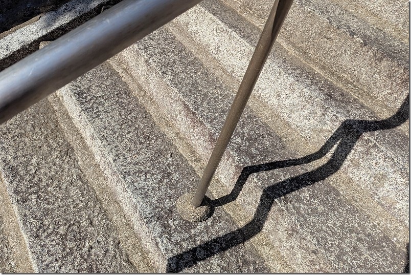 織幡神社 整備された綺麗な石段 織幡神社 整備された綺麗な石段