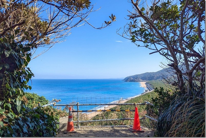 鐘崎海水浴場や黒崎鼻を見下ろす展望スポット 福岡県宗像市鐘崎の織幡神社から見た 鐘崎海水浴場や黒崎鼻を見下ろす展望スポット 福岡県宗像市鐘崎の織幡神社から見た