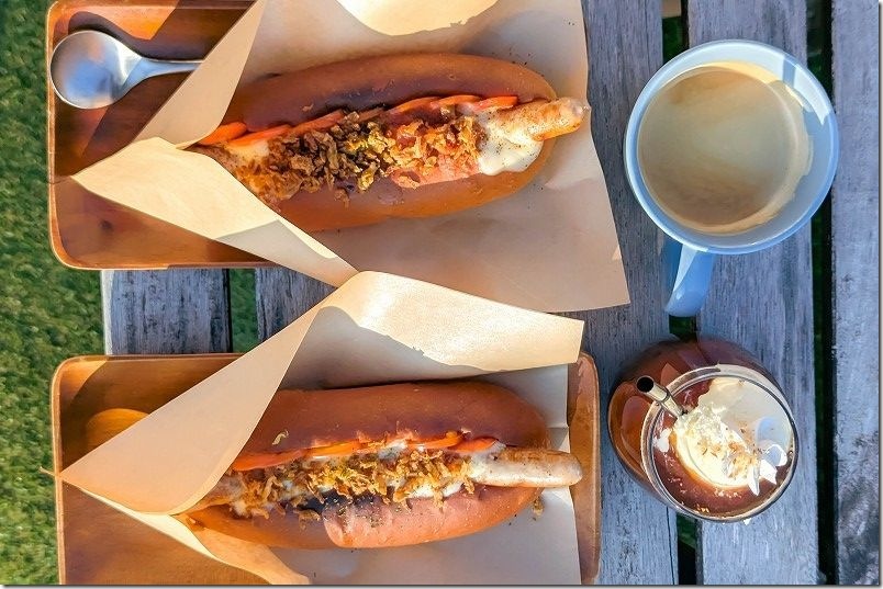 糸島・芥屋の「Oot Dog（オオトドッグ）」 ホットドッグとコーヒー、コーヒーフロート