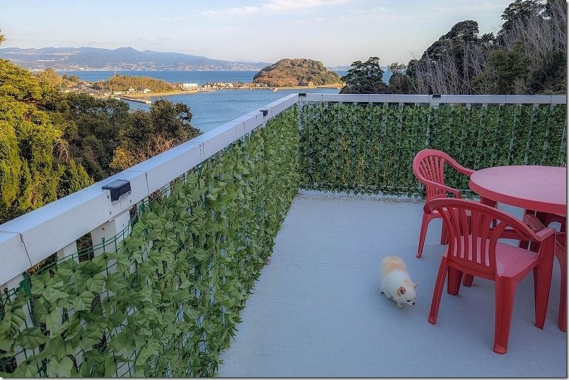 【犬と泊まれる宿】長崎川棚町「KawanTanyanの宿」の海が見えるテラス