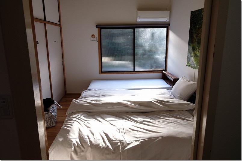 【犬と泊まれる宿】長崎川棚町「KawanTanyanの宿」の寝室