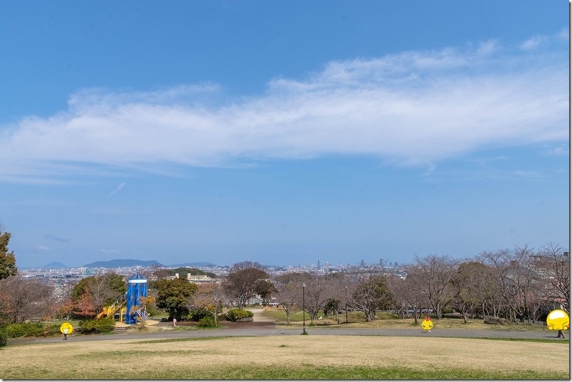 西油山中央公園の遊具や芝生広場 西油山中央公園の遊具や芝生広場