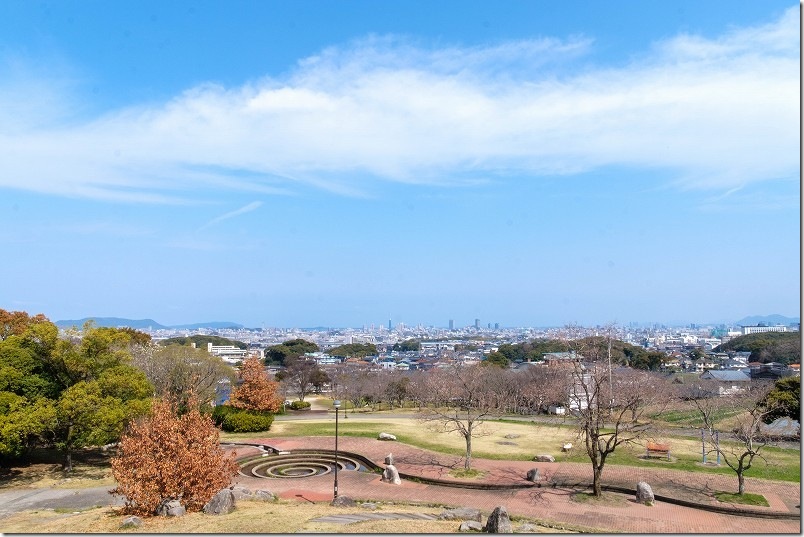 西油山中央公園の展望所からの景観|天神方面、百道方面、糸島半島の付け根付近まで 西油山中央公園の展望所からの景観|天神方面、百道方面、糸島半島の付け根付近まで
