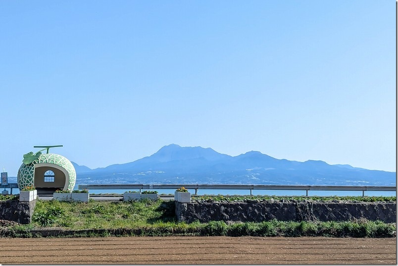 井崎フルーツバス停 メロンと海・雲仙（長崎県諫早市小長井町）