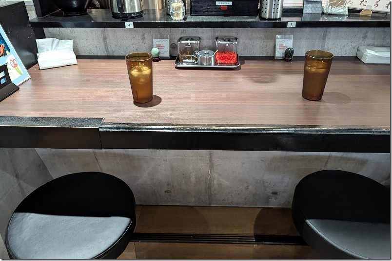 博多 一叶の店内・席（カウンター）