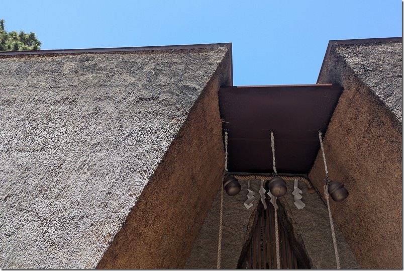 鳥飼八幡宮 本殿参拝 茅でできた本殿