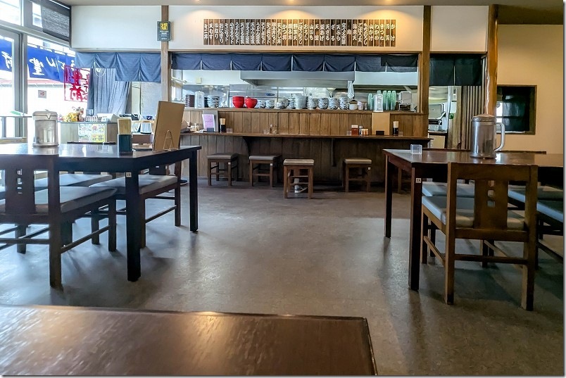 うどん豊前屋の店内【テーブル席・カウンター席】
