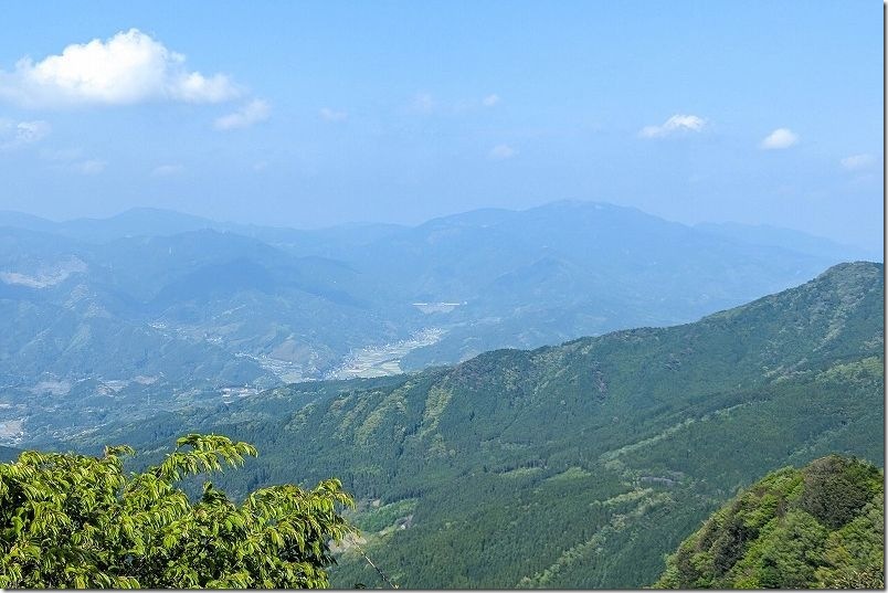 八幡岳展望所から厳木・天山方面の展望