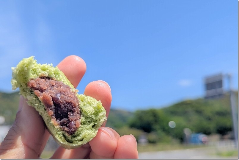 佐賀・唐津「よもぎや」の「よもぎまんじゅう」あんこたっぷりで、１個60円