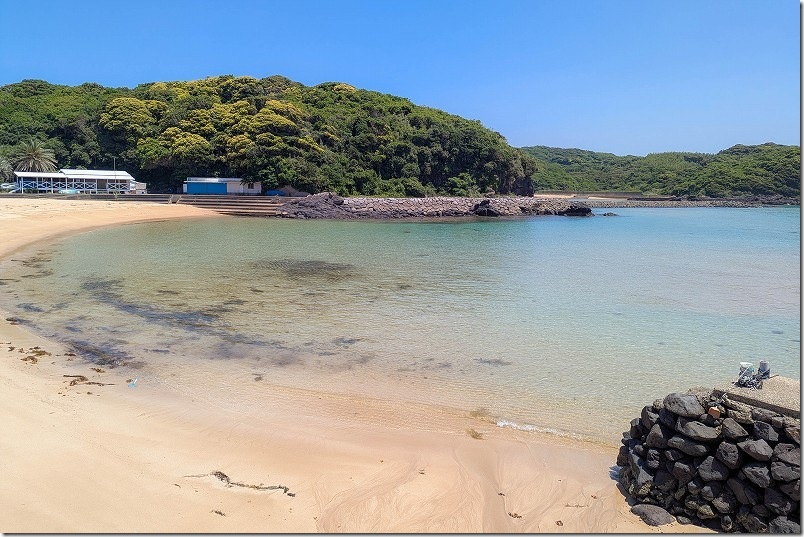 ツインビーチ・塩樽海水浴場の砂浜・全景