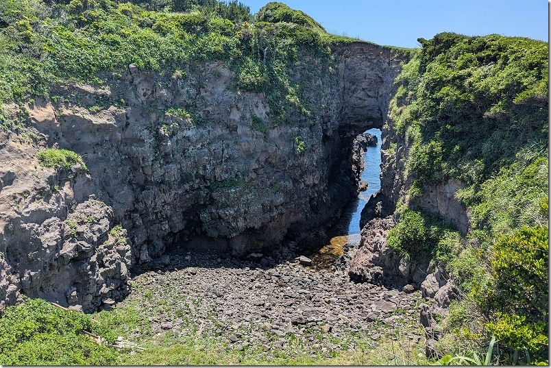 壱岐・鬼の足跡|海に続く巨大な洞窟 壱岐・鬼の足跡|海に続く巨大な洞窟