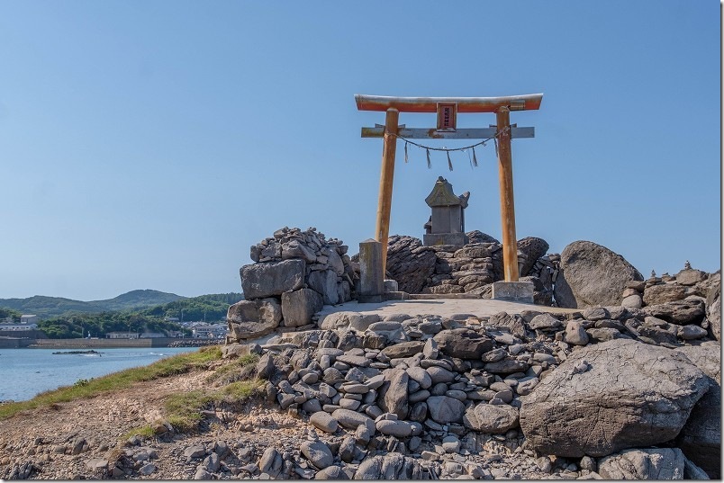 壱岐・龍蛇神社の鳥居・祠