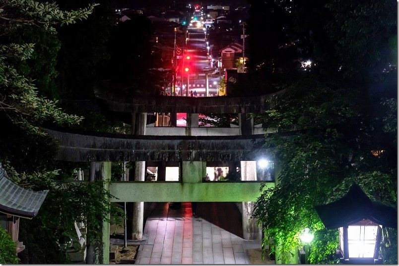 夜の宮地嶽神社｜光の道