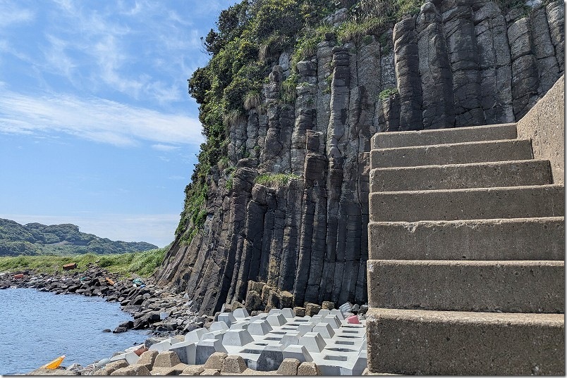 壱岐・柄杓粒の柱状節理｜御手洗防波堤への登り口