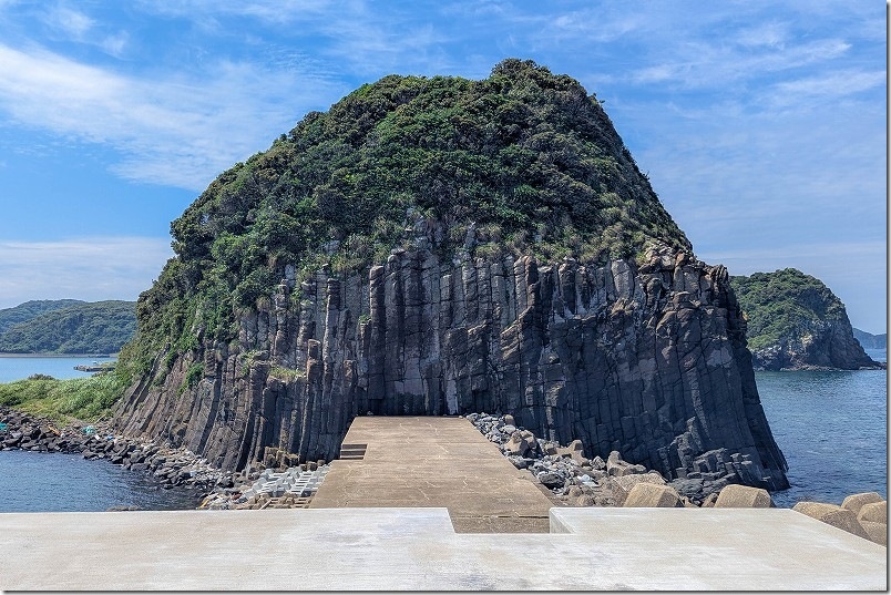 壱岐・御手洗防波堤から見た柄杓粒の柱状節理